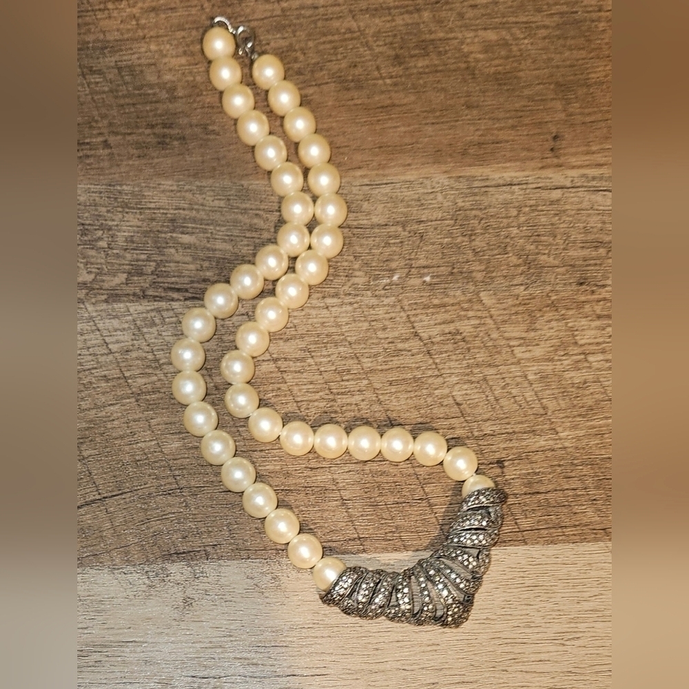 Vintage Avon Faux Pearl Necklace
